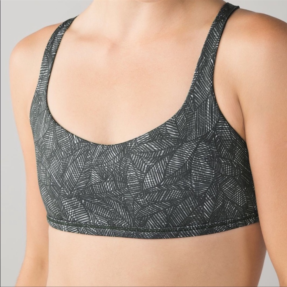 Lululemon free to be wild sports bra size 2
